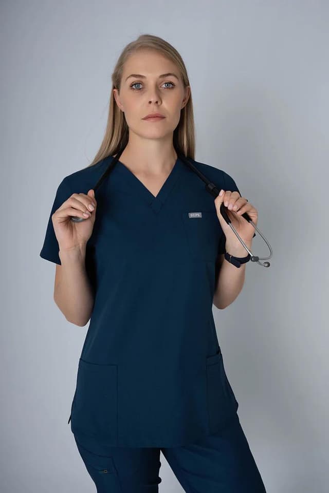 Deep Reef EARTHx Ella Three-Pocket Scrub Top and Eva Jogger Set