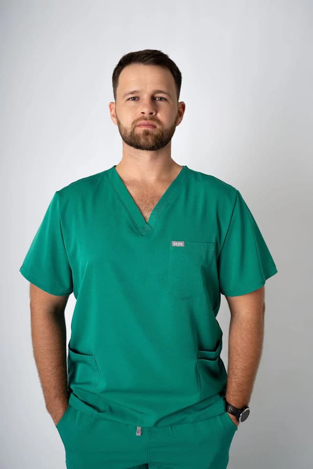 Foliage EARTHx Alex Three-Pocket Scrub Top and Leo Jogger Set